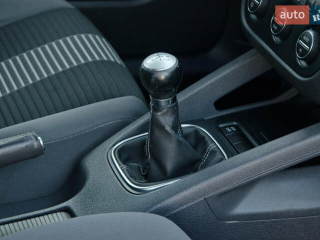 Синій Фольксваген Гольф, об'ємом двигуна 1.6 л та пробігом 252 тис. км за 6199 $, фото 53 на Automoto.ua