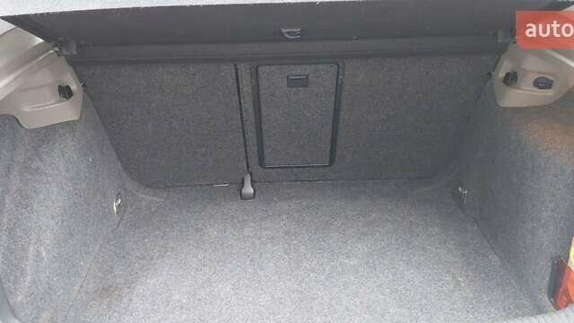 Синий Фольксваген Гольф, объемом двигателя 1.39 л и пробегом 213 тыс. км за 7300 $, фото 29 на Automoto.ua