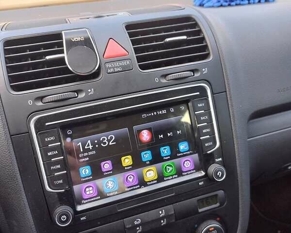 Синий Фольксваген Гольф, объемом двигателя 1.6 л и пробегом 223 тыс. км за 6000 $, фото 2 на Automoto.ua