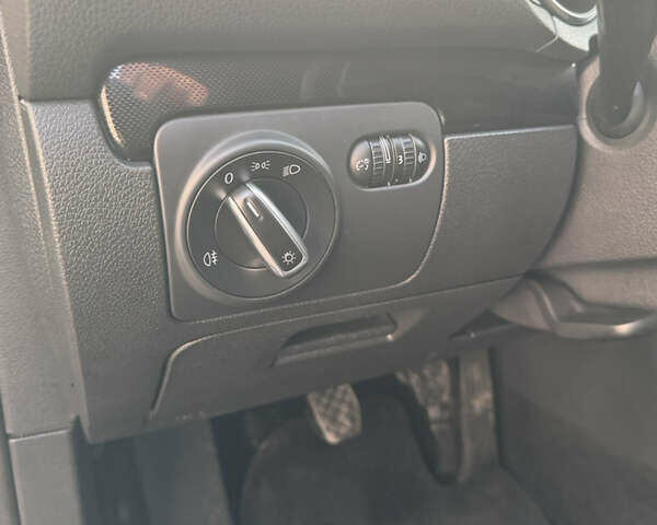 Синий Фольксваген Гольф, объемом двигателя 1.4 л и пробегом 219 тыс. км за 7100 $, фото 14 на Automoto.ua