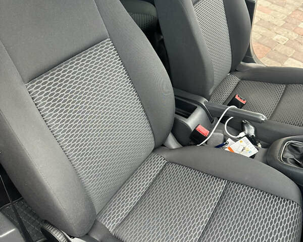 Синий Фольксваген Гольф, объемом двигателя 1.4 л и пробегом 200 тыс. км за 7400 $, фото 24 на Automoto.ua