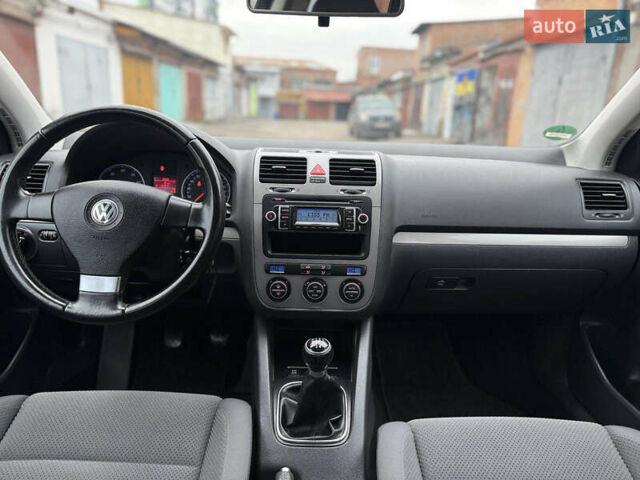 Синий Фольксваген Гольф, объемом двигателя 1.6 л и пробегом 161 тыс. км за 6400 $, фото 30 на Automoto.ua