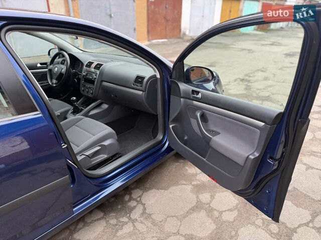 Синий Фольксваген Гольф, объемом двигателя 1.6 л и пробегом 161 тыс. км за 6400 $, фото 34 на Automoto.ua