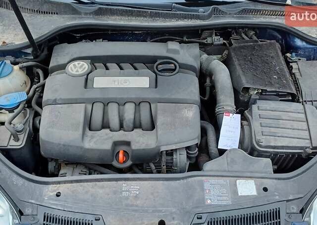 Синій Фольксваген Гольф, об'ємом двигуна 1.6 л та пробігом 252 тис. км за 6199 $, фото 58 на Automoto.ua