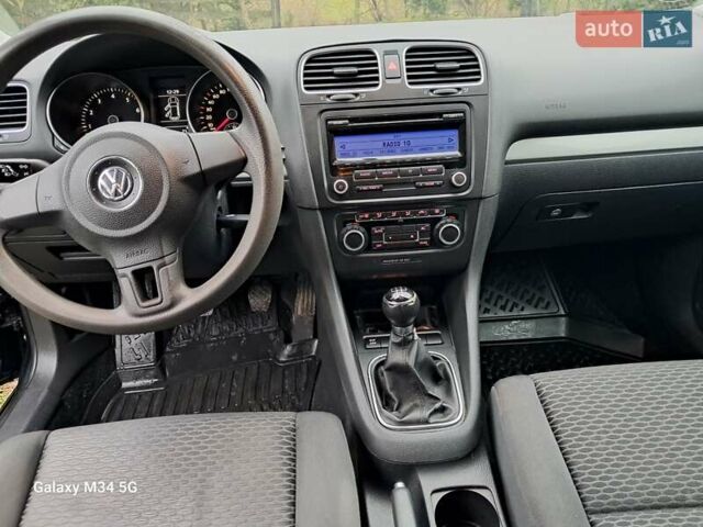 Синий Фольксваген Гольф, объемом двигателя 1.6 л и пробегом 228 тыс. км за 7100 $, фото 6 на Automoto.ua