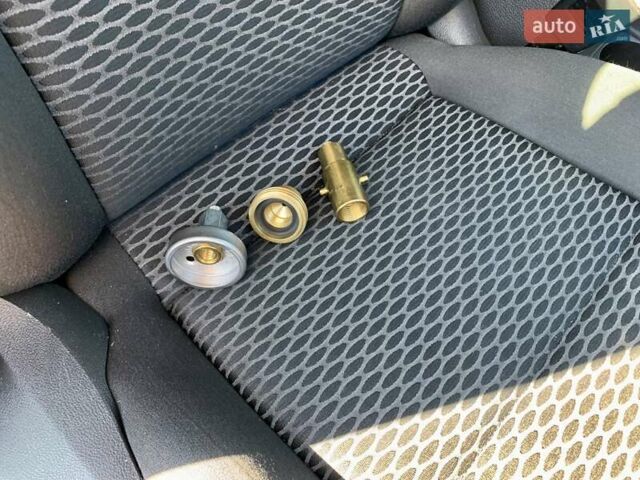 Синий Фольксваген Гольф, объемом двигателя 1.39 л и пробегом 175 тыс. км за 7700 $, фото 9 на Automoto.ua