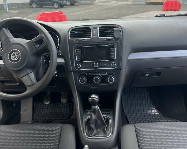 Синий Фольксваген Гольф, объемом двигателя 1.4 л и пробегом 200 тыс. км за 7400 $, фото 26 на Automoto.ua