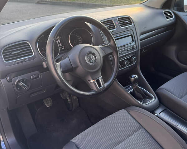 Синий Фольксваген Гольф, объемом двигателя 1.4 л и пробегом 219 тыс. км за 7100 $, фото 12 на Automoto.ua