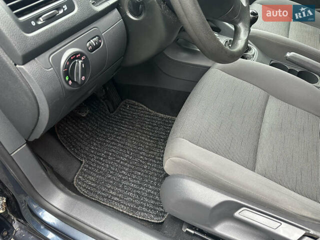 Синій Фольксваген Гольф, об'ємом двигуна 1.4 л та пробігом 180 тис. км за 5450 $, фото 7 на Automoto.ua