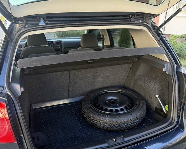 Синій Фольксваген Гольф, об'ємом двигуна 1.6 л та пробігом 173 тис. км за 7200 $, фото 9 на Automoto.ua