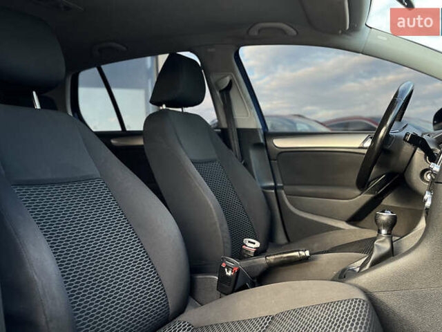 Синий Фольксваген Гольф, объемом двигателя 1.39 л и пробегом 276 тыс. км за 6999 $, фото 15 на Automoto.ua