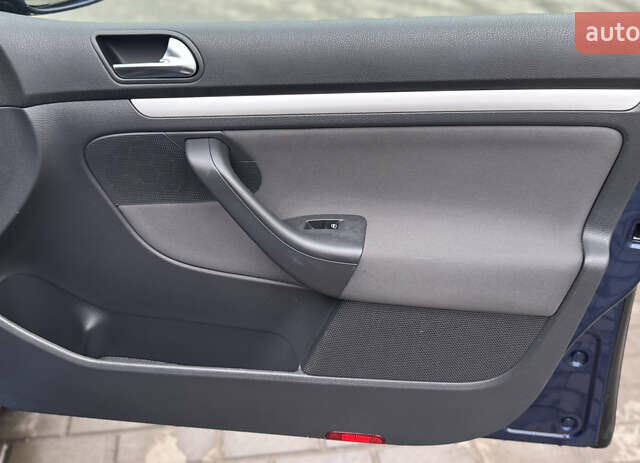 Синий Фольксваген Гольф, объемом двигателя 1.4 л и пробегом 233 тыс. км за 7299 $, фото 43 на Automoto.ua