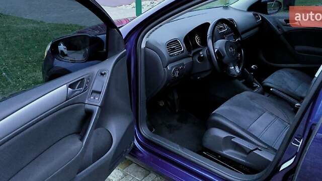 Синій Фольксваген Гольф, об'ємом двигуна 1.6 л та пробігом 226 тис. км за 8200 $, фото 9 на Automoto.ua