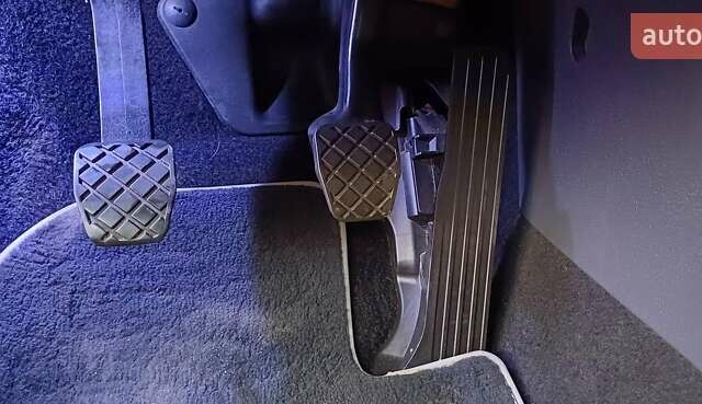 Синій Фольксваген Гольф, об'ємом двигуна 1.6 л та пробігом 252 тис. км за 6250 $, фото 43 на Automoto.ua