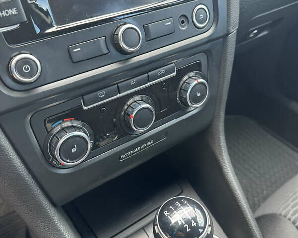 Синий Фольксваген Гольф, объемом двигателя 1.4 л и пробегом 200 тыс. км за 7400 $, фото 17 на Automoto.ua