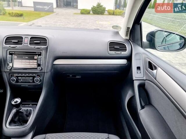 Синий Фольксваген Гольф, объемом двигателя 1.39 л и пробегом 84 тыс. км за 9500 $, фото 92 на Automoto.ua