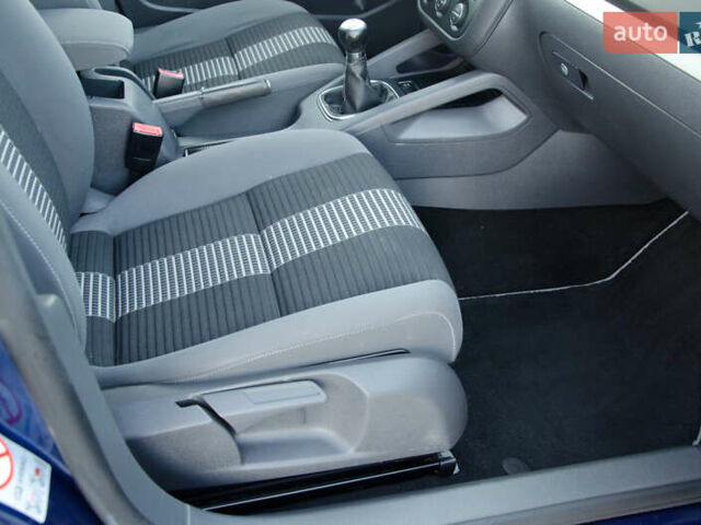 Синій Фольксваген Гольф, об'ємом двигуна 1.6 л та пробігом 252 тис. км за 6250 $, фото 53 на Automoto.ua