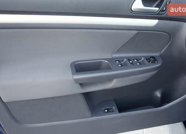 Синій Фольксваген Гольф, об'ємом двигуна 1.6 л та пробігом 252 тис. км за 6199 $, фото 46 на Automoto.ua