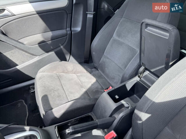 Синій Фольксваген Гольф, об'ємом двигуна 1.39 л та пробігом 223 тис. км за 8500 $, фото 25 на Automoto.ua