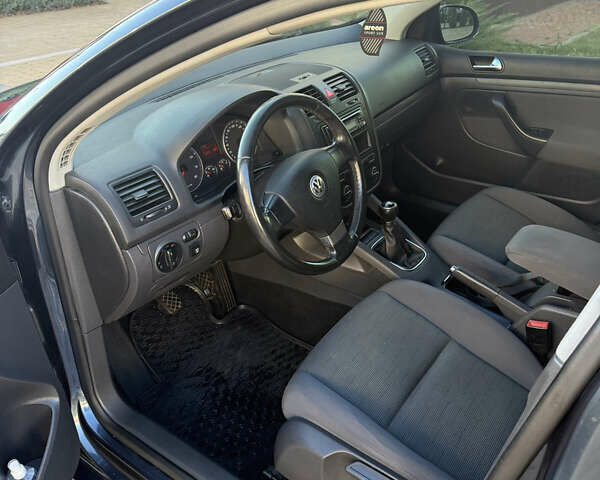 Синій Фольксваген Гольф, об'ємом двигуна 1.6 л та пробігом 173 тис. км за 7200 $, фото 7 на Automoto.ua