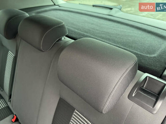 Синий Фольксваген Гольф, объемом двигателя 1.4 л и пробегом 233 тыс. км за 7299 $, фото 42 на Automoto.ua