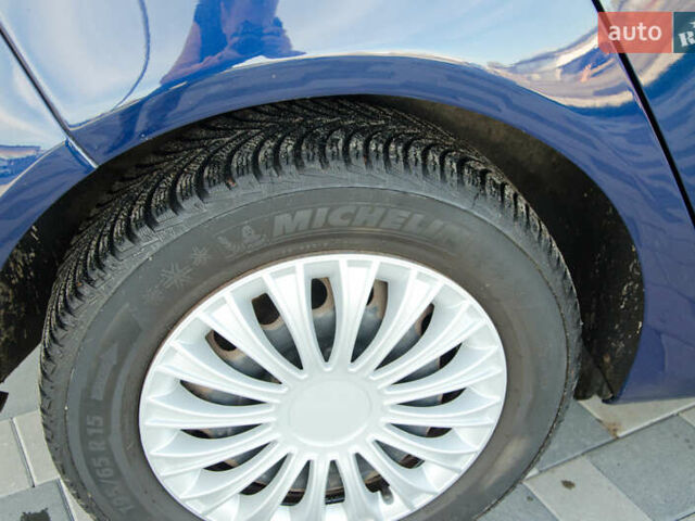 Синій Фольксваген Гольф, об'ємом двигуна 1.6 л та пробігом 252 тис. км за 6199 $, фото 23 на Automoto.ua