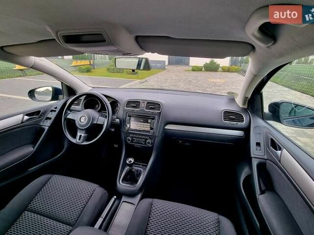 Синий Фольксваген Гольф, объемом двигателя 1.39 л и пробегом 84 тыс. км за 9500 $, фото 93 на Automoto.ua