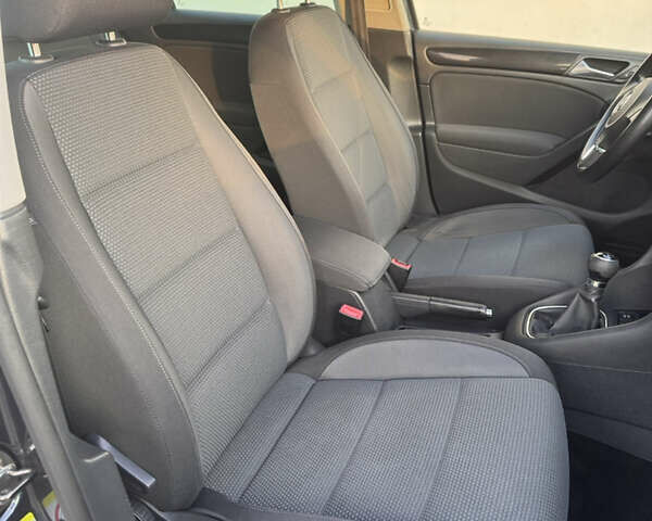 Синий Фольксваген Гольф, объемом двигателя 1.4 л и пробегом 219 тыс. км за 7100 $, фото 22 на Automoto.ua