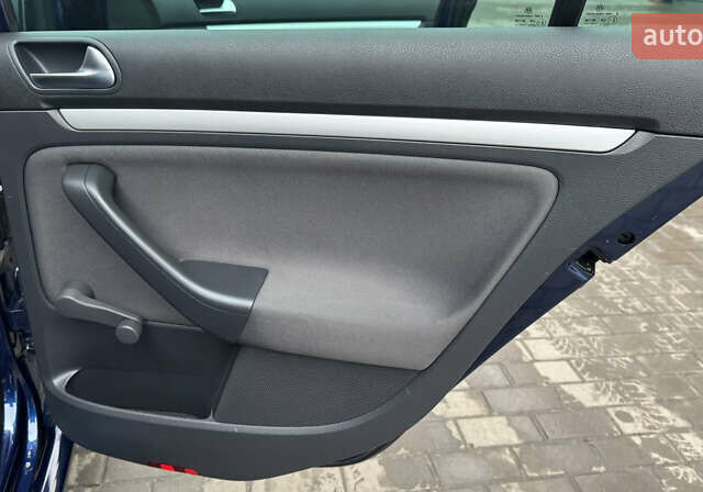 Синий Фольксваген Гольф, объемом двигателя 1.4 л и пробегом 233 тыс. км за 7299 $, фото 46 на Automoto.ua