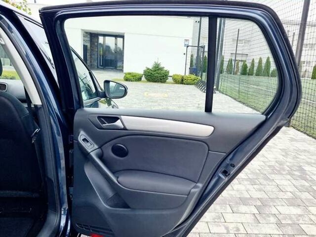 Синий Фольксваген Гольф, объемом двигателя 1.39 л и пробегом 84 тыс. км за 9500 $, фото 86 на Automoto.ua