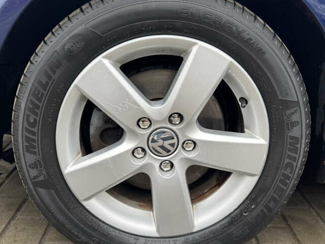 Синий Фольксваген Гольф, объемом двигателя 1.4 л и пробегом 233 тыс. км за 7299 $, фото 52 на Automoto.ua