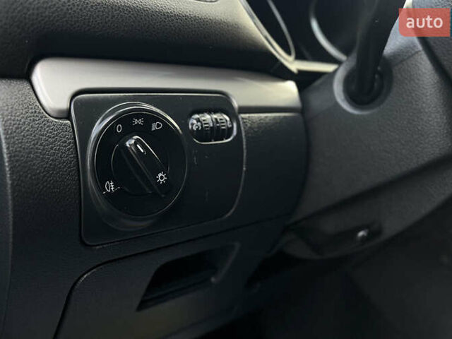 Синий Фольксваген Гольф, объемом двигателя 1.39 л и пробегом 276 тыс. км за 6999 $, фото 13 на Automoto.ua