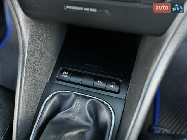 Синій Фольксваген Гольф, об'ємом двигуна 2 л та пробігом 339 тис. км за 6950 $, фото 27 на Automoto.ua