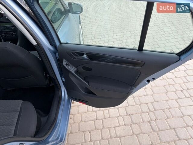 Синий Фольксваген Гольф, объемом двигателя 1.6 л и пробегом 231 тыс. км за 6300 $, фото 14 на Automoto.ua