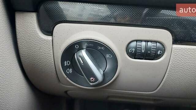 Синий Фольксваген Гольф, объемом двигателя 1.39 л и пробегом 213 тыс. км за 7300 $, фото 24 на Automoto.ua