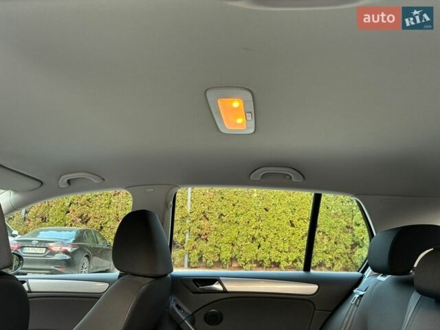 Синий Фольксваген Гольф, объемом двигателя 1.39 л и пробегом 201 тыс. км за 6750 $, фото 25 на Automoto.ua