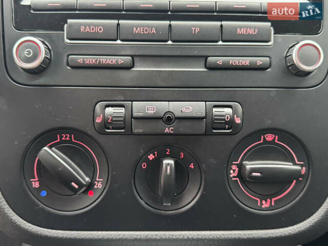 Синий Фольксваген Гольф, объемом двигателя 1.4 л и пробегом 233 тыс. км за 7299 $, фото 26 на Automoto.ua