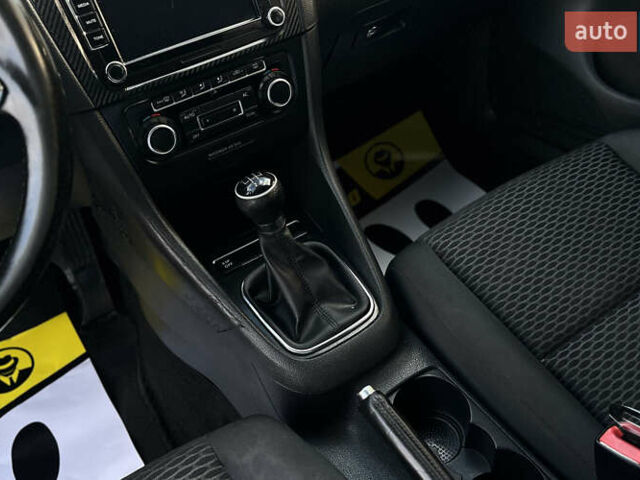 Синий Фольксваген Гольф, объемом двигателя 1.39 л и пробегом 276 тыс. км за 6999 $, фото 12 на Automoto.ua