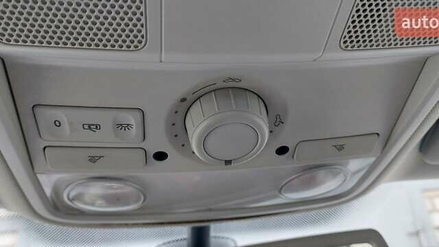 Синий Фольксваген Гольф, объемом двигателя 1.39 л и пробегом 213 тыс. км за 7300 $, фото 9 на Automoto.ua