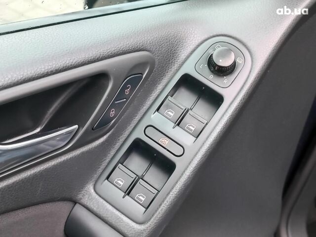 Синий Фольксваген Гольф, объемом двигателя 1.4 л и пробегом 255 тыс. км за 7490 $, фото 19 на Automoto.ua