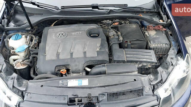 Фольксваген Гольф 2010 в Житомире на Automoto.ua Синий Фольксваген Гольф, объемом двигателя 1.6 л и пробегом 219 тыс. км за 8200 $, фото 11 на Automoto.ua