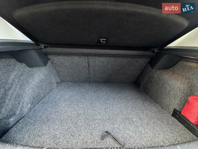 Синий Фольксваген Гольф, объемом двигателя 1.4 л и пробегом 181 тыс. км за 6800 $, фото 65 на Automoto.ua