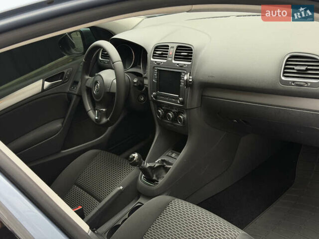 Синий Фольксваген Гольф, объемом двигателя 1.6 л и пробегом 204 тыс. км за 8650 $, фото 102 на Automoto.ua