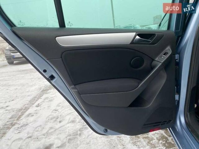 Синий Фольксваген Гольф, объемом двигателя 1.4 л и пробегом 245 тыс. км за 8190 $, фото 24 на Automoto.ua