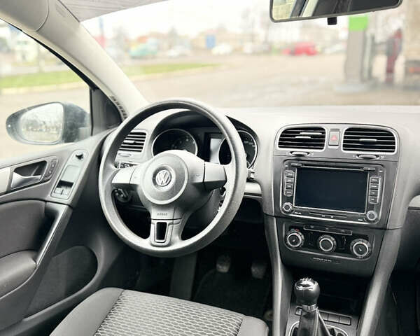 Синий Фольксваген Гольф, объемом двигателя 1.6 л и пробегом 190 тыс. км за 7700 $, фото 14 на Automoto.ua