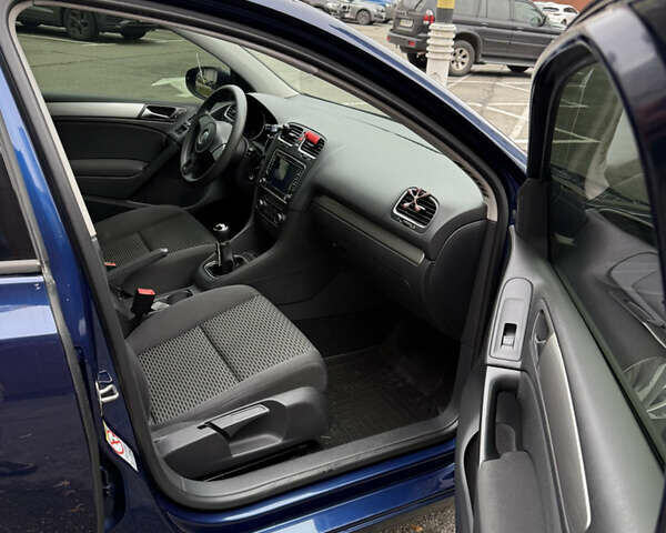 Синій Фольксваген Гольф, об'ємом двигуна 1.39 л та пробігом 230 тис. км за 7650 $, фото 6 на Automoto.ua