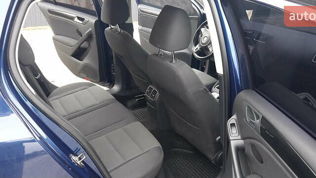 Фольксваген Гольф 2010 в Житомире на Automoto.ua Синий Фольксваген Гольф, объемом двигателя 1.6 л и пробегом 219 тыс. км за 8200 $, фото 9 на Automoto.ua