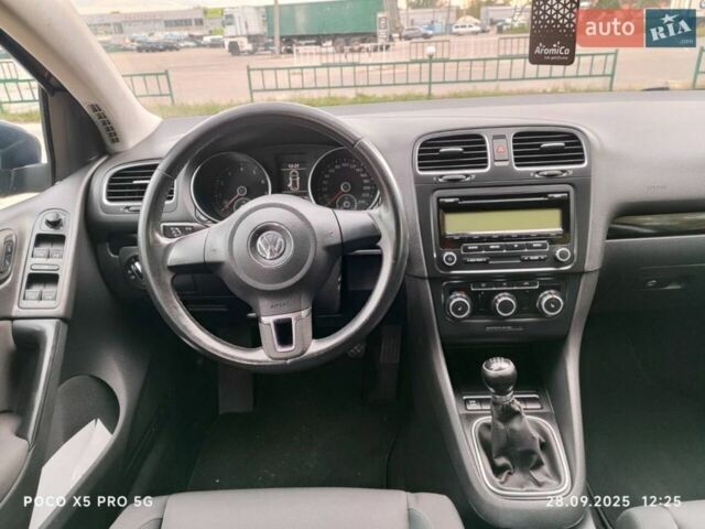 Синий Фольксваген Гольф, объемом двигателя 1.4 л и пробегом 245 тыс. км за 7400 $, фото 4 на Automoto.ua