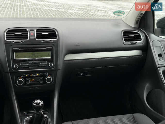 Синий Фольксваген Гольф, объемом двигателя 1.4 л и пробегом 192 тыс. км за 6890 $, фото 37 на Automoto.ua