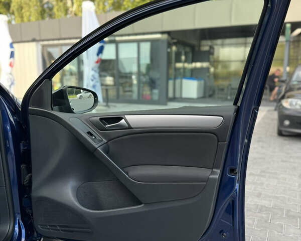 Синий Фольксваген Гольф, объемом двигателя 1.4 л и пробегом 181 тыс. км за 6800 $, фото 55 на Automoto.ua